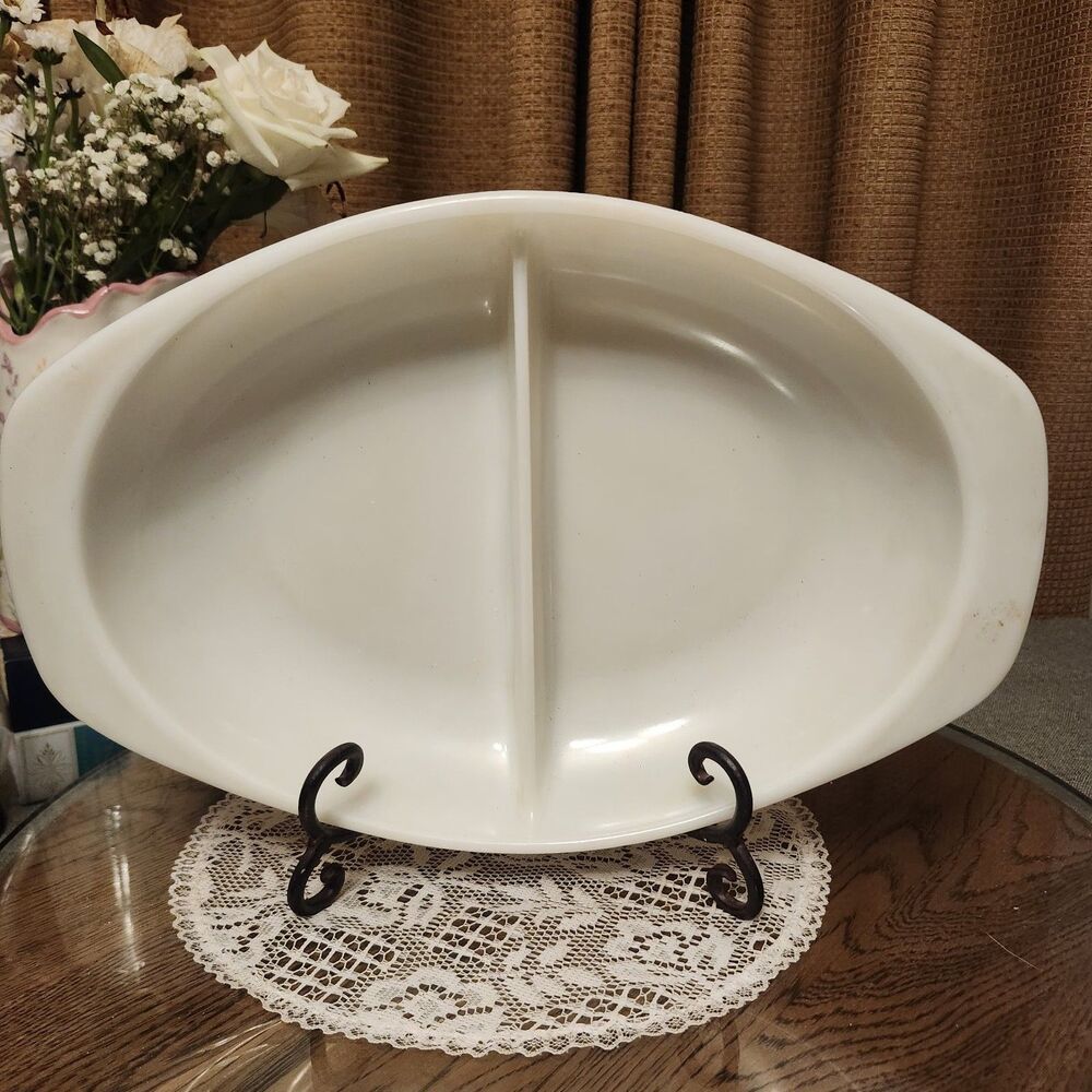 Pyrex 1063 Milk Glass Divided Oval Serving Olive Dish White 1.5 qt VTG USA Made